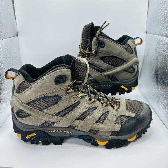 Size 11 - Merrell Moab 2 Vent Mid Men’s Hiking Boots, Vibram Walnut Brown - Picture 1 of 7